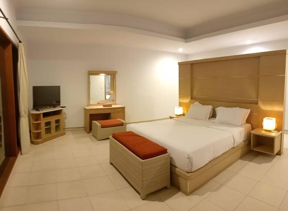 Glisten Up Villa Beach Side Sanur! Exterior photo